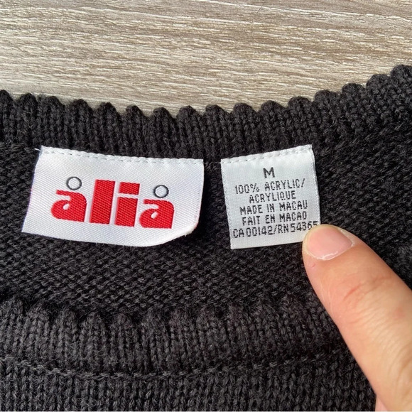 Vintage Alia Floral Embroidery Grandmacore  Sweater - Picture 6 of 16